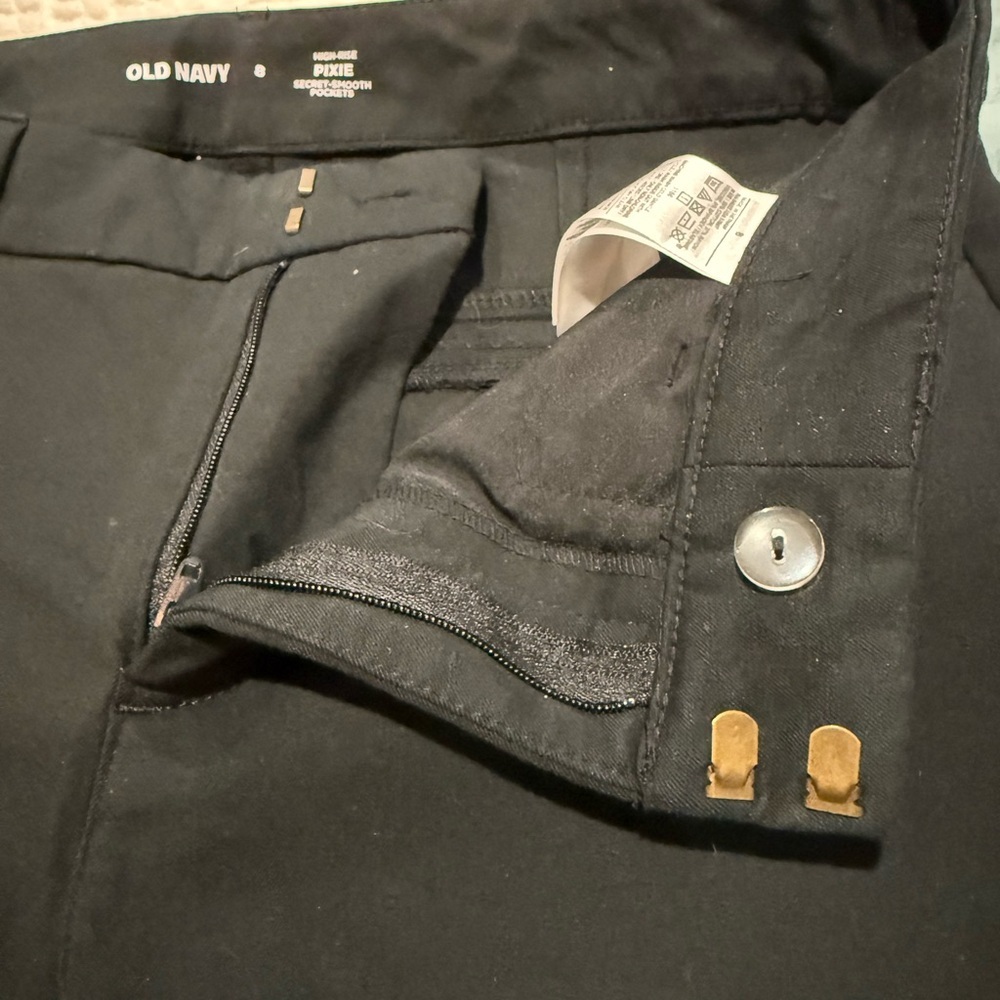Old Navy Black High-Rise Pixie Pants Size 8 - Picture 6 of 11